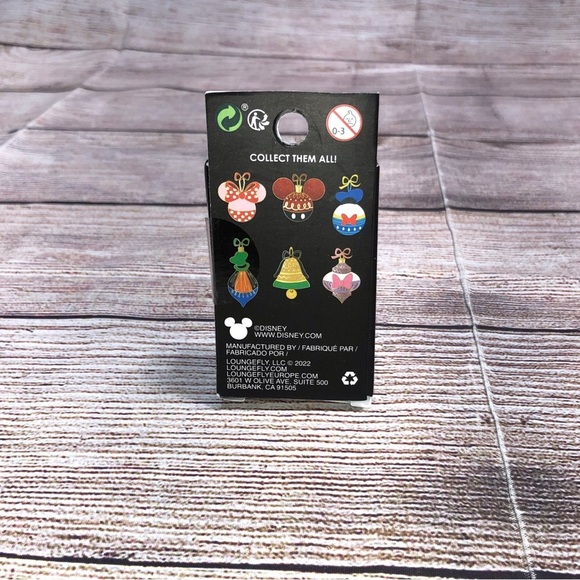 NWT Loungefly Disney Mickey Mouse & Friends Ornament Blind Box Pin - Picture 3 of 6